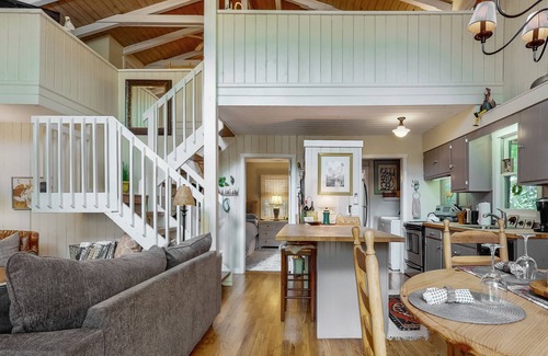 Mirror Lake House | Red Rooster Cottage - Cozy home with Fenced Yard, Screened Porch, and 2 Firepits