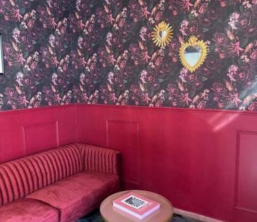 Chateauroux Apartment | RED SPARROW -T2 avec jacuzzi