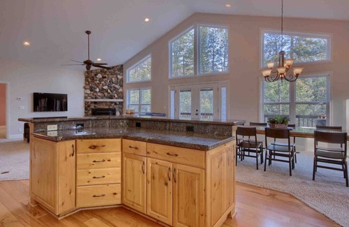 Mariposa House | Red Tail Retreat in Mariposa