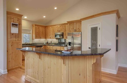 Mariposa House | Red Tail Retreat in Mariposa