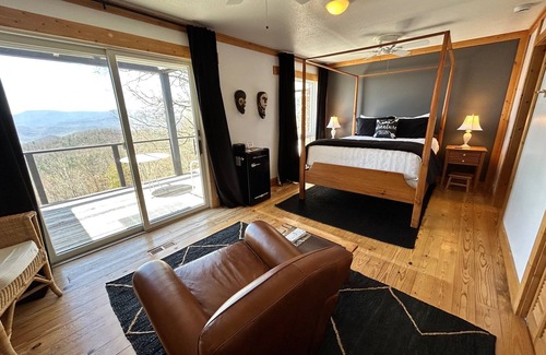 Scaly Mountain Resort | Red Thunder in the lodge | Mtn View | Luxury Suite