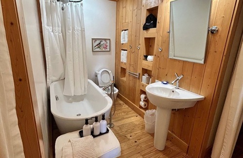 Scaly Mountain Resort | Red Thunder in the lodge | Mtn View | Luxury Suite