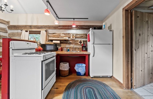 Logan Cabin | Redbud Cabin in Hocking Hills