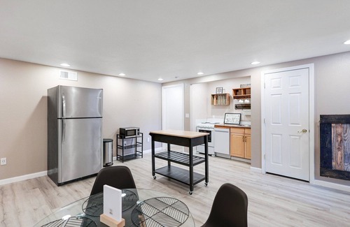 Sunset Apartment | Redbud Respite : Peaceful & Central