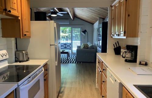 Bayview Cottage | "Redcliff" - Waterfront Chalet style Cedar Log Cottage in Cavendish Resort Area