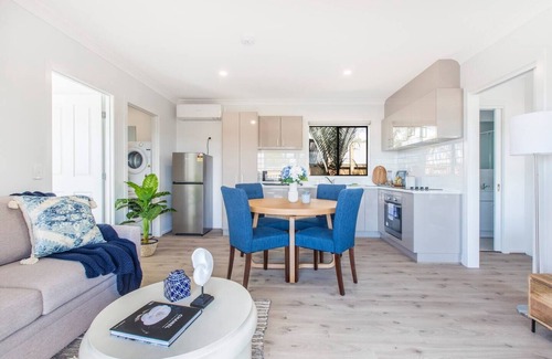 Redcliffe House | Redcliffe Retreat Moreton Bay Coastal Cottage