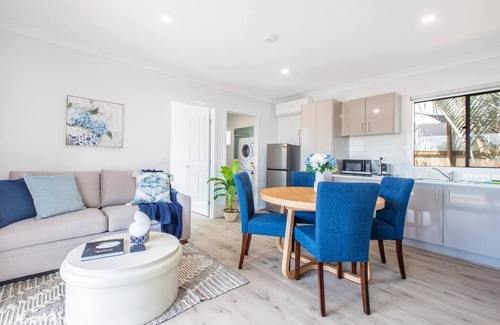 Redcliffe House | Redcliffe Retreat Moreton Bay Coastal Cottage