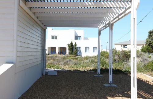 Pringle Bay Apartment | Reddoor Studio
