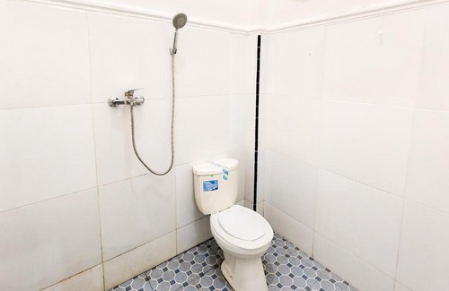 Bangkalan Hotel | RedDoorz at Bangkalan