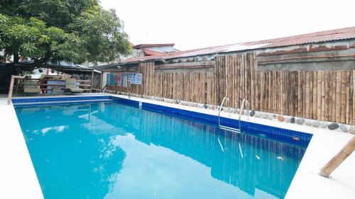 Taguig Hotel | RedDoorz at DBuilders Rooms Lower Bicutan