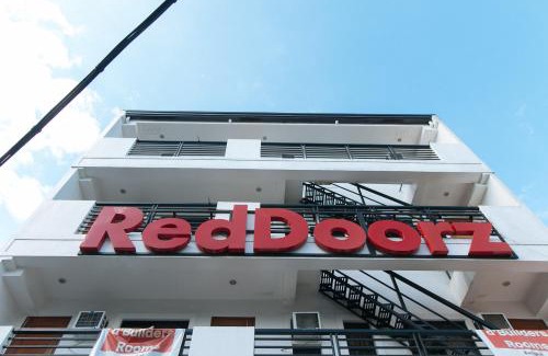 Bangkal Hotel | RedDoorz at DBuilders Rooms Bangkal Makati