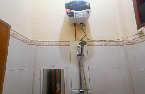 Mataram Hotel | RedDoorz at Senaz Guesthouse Mataram