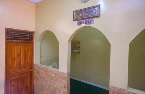 Depok Hotel | RedDoorz at Shabrina Homestay Syariah Maguwo