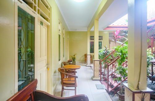 Depok Hotel | RedDoorz at Shabrina Homestay Syariah Maguwo