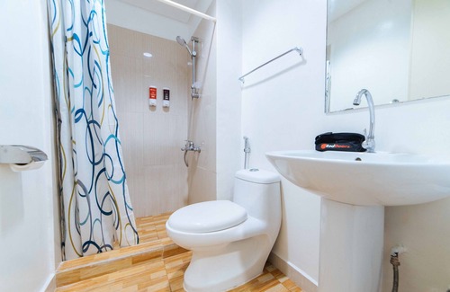 Bel-Air Hotel | RedDoorz @ Bel Air Soho Suites Makati City