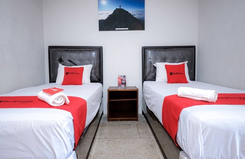 Jambi Hotel | RedDoorz @ Cempaka Putih Jambi