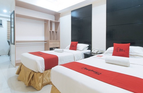 Mandaue Hotel | RedDoorz @ Grand Apartelle Hernan Cortes Cebu