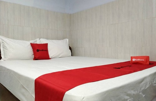 Sumenep House | RedDoorz @ Hotel Surabaya Sumenep