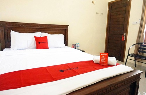 Malang Hotel | RedDoorz @ Jalan Kedawung