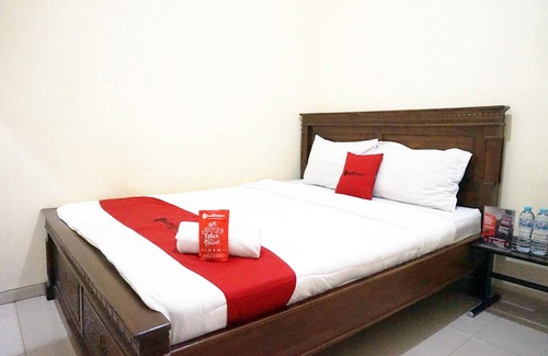 Malang Hotel | RedDoorz @ Jalan Kedawung