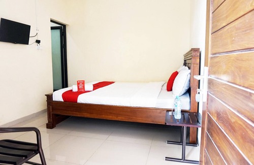 Malang Hotel | RedDoorz @ Jalan Kedawung