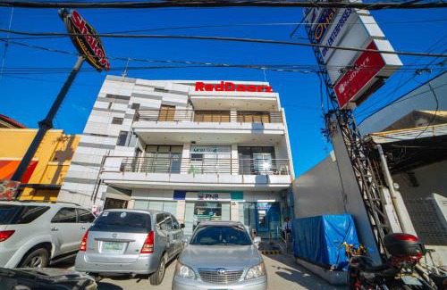 Angeles City Hotel | RedDoorz near Angeles University Foundation