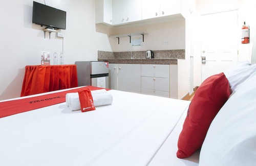 Taguig Hotel | RedDoorz near Arca South Taguig