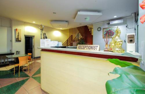 Manado City Centre Hotel | RedDoorz near Bethesda Manado
