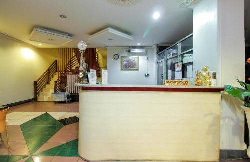 Manado City Centre Hotel | RedDoorz near Bethesda Manado