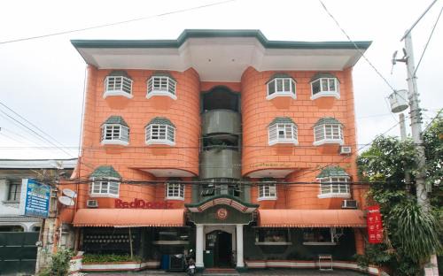 Diliman Hotel | RedDoorz near East Avenue Medical Center