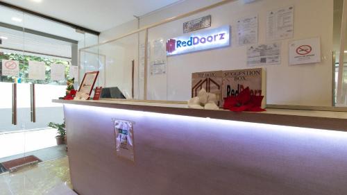 Culiat Hotel | RedDoorz near Fernwoods Garden Quezon City