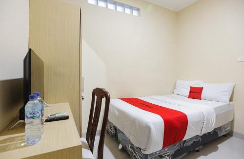 East Jakarta Hotel | RedDoorz near Jakarta International Velodrome