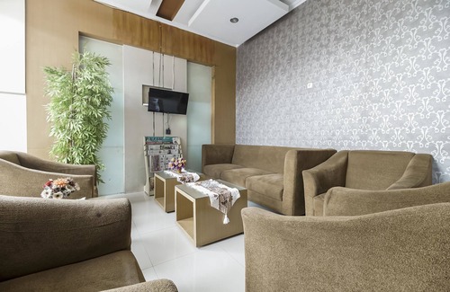 Makassar Hotel | RedDoorz near Mall Panakkukang 3