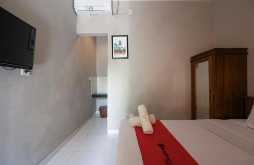 Sidakarya Hotel | RedDoorz near Mertasari Beach 2