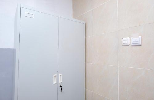 Surabaya Hotel | RedDoorz Near Mulyosari