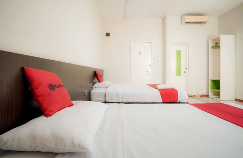 Labuan Bajo House | RedDoorz near Pantai Pede