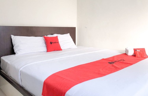 Labuan Bajo House | RedDoorz near Pantai Pede