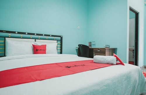 Jakarta Utara Hotel | RedDoorz near RSUD Koja