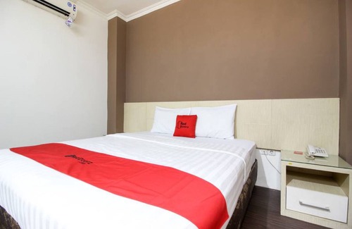 Laweyan Hotel | RedDoorz near Stadion Manahan Solo