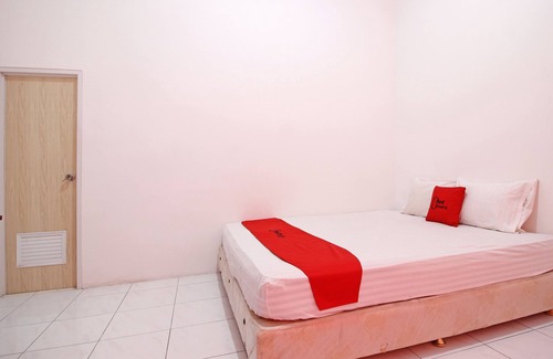Banjarsari Hotel | RedDoorz near Terminal Tirtonadi