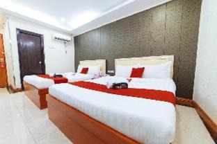 Cubao Hotel | RedDoorz Plus at Winter Benitez