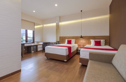 Ciputat Hotel | RedDoorz Plus @ CBD Bintaro