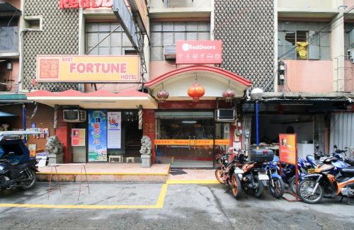 Santa Cruz Hotel | RedDoorz Plus @ Chinatown Binondo