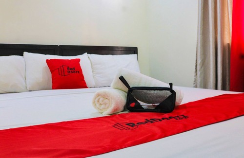 Cebu House | RedDoorz Plus @ Mabolo Cebu
