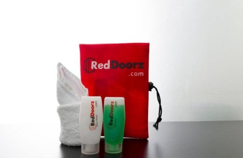 Tanjung Duren Utara Hotel | RedDoorz Plus near Mall Ciputra Jakarta