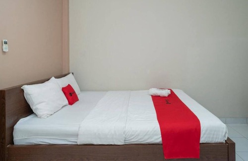 Balikpapan Hotel | Reddoorz Plus @ Pelita Guest House