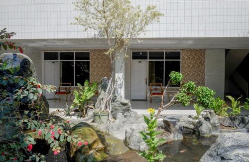 Palu House | RedDoorz Plus Syariah at Alam Raya Hotel
