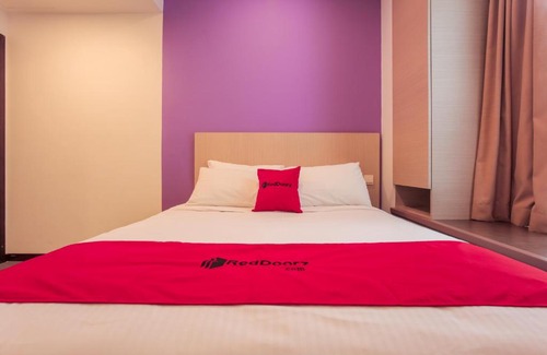 Thomson Road Hotel | RedDoorz Premium at Balestier