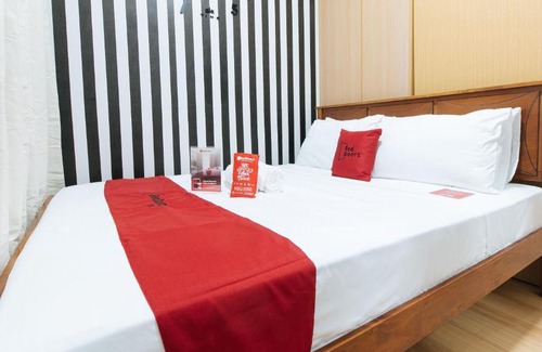Novaliches Hotel | RedDoorz Premium @ SMDC Fairview 2