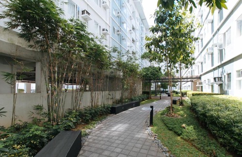 Novaliches Hotel | RedDoorz Premium @ SMDC Fairview 2